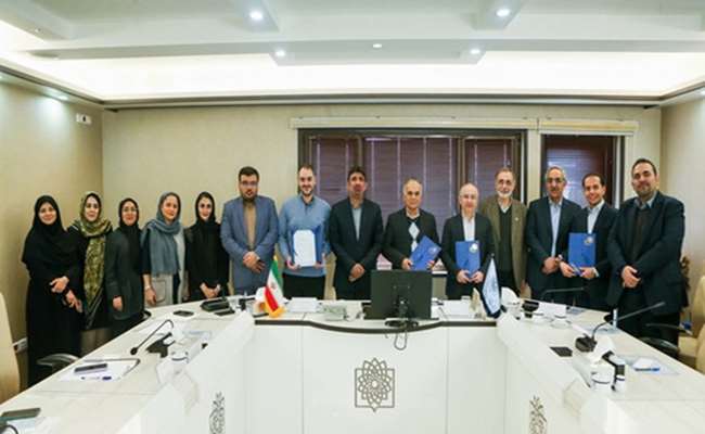  تفاهم‌نامه همکاری بین مرکز تحقیقات علوم دارویی دانشگاه علوم پزشکی شهید بهشتی و سه هلدینگ دارویی